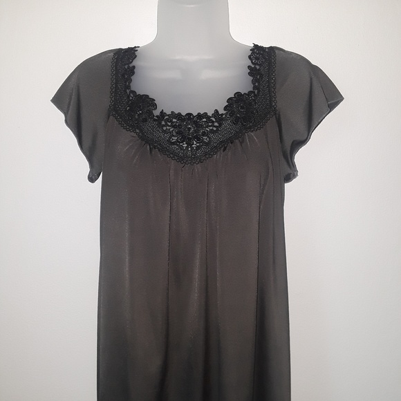 Blouse - Picture 2 of 4